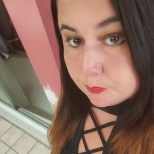 Meet your Posher, Angie